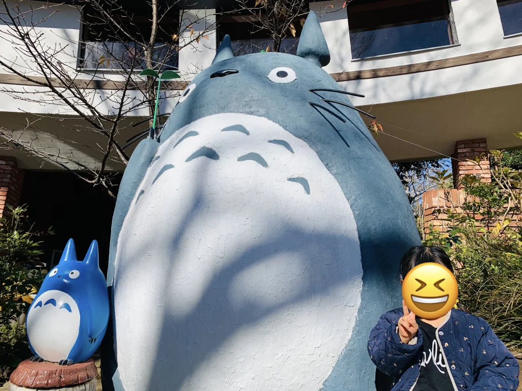 「伊豆テディベア・ミュージアム」となりのトトロ企画展:トトロと一緒に写真撮影