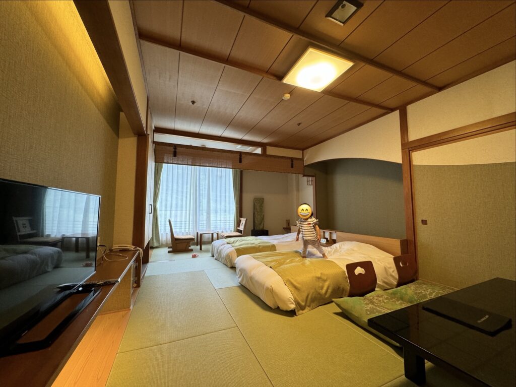 Spacious 14-tatami Japanese room at Shuzenji Onsen Katsuragawa