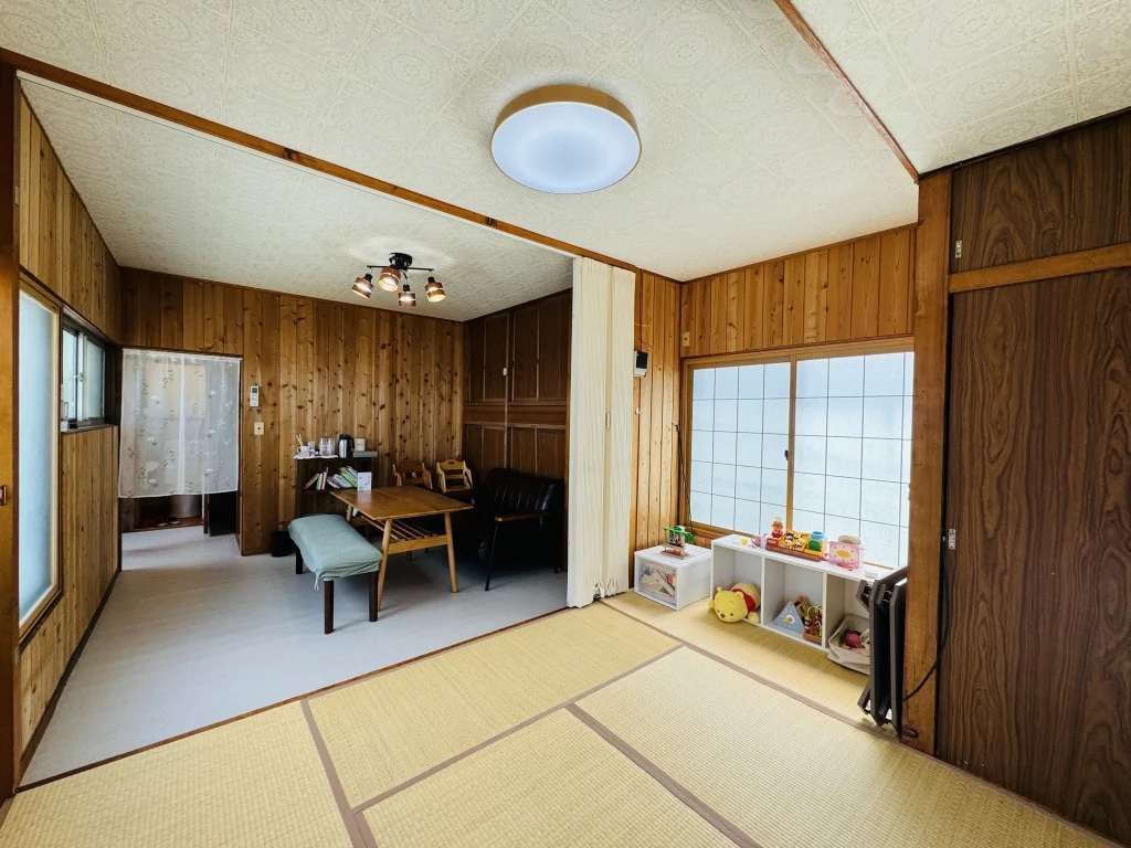 Second-floor kids’ playroom at Family Cafe Wakka, designed for little children to play safely and freely