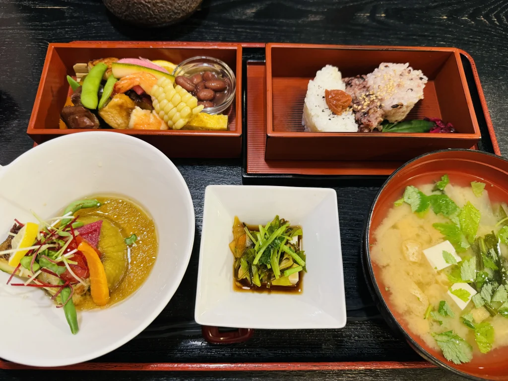 Hanaguruma bento lunch set at Meshiya Mizu in Shuzenji Onsen