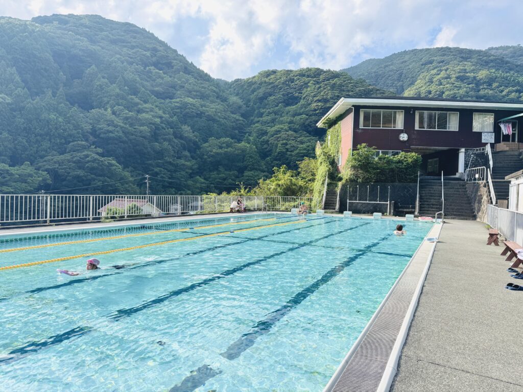 Outdoor hot spring pool at Yamabiko-so Inn in Nishi-Izu.