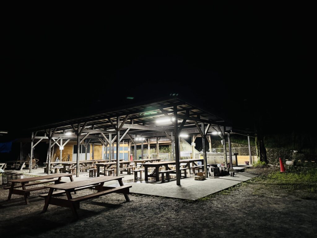 Outdoor barbecue area at Yamabiko-so Inn in Nishi-Izu (available for an extra fee)