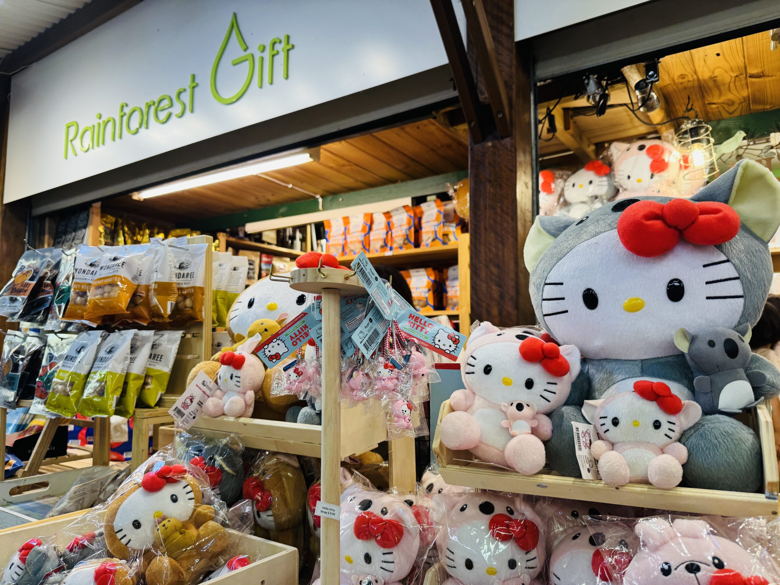 ケアンズ・ナイトマーケット内のお土産物屋さん